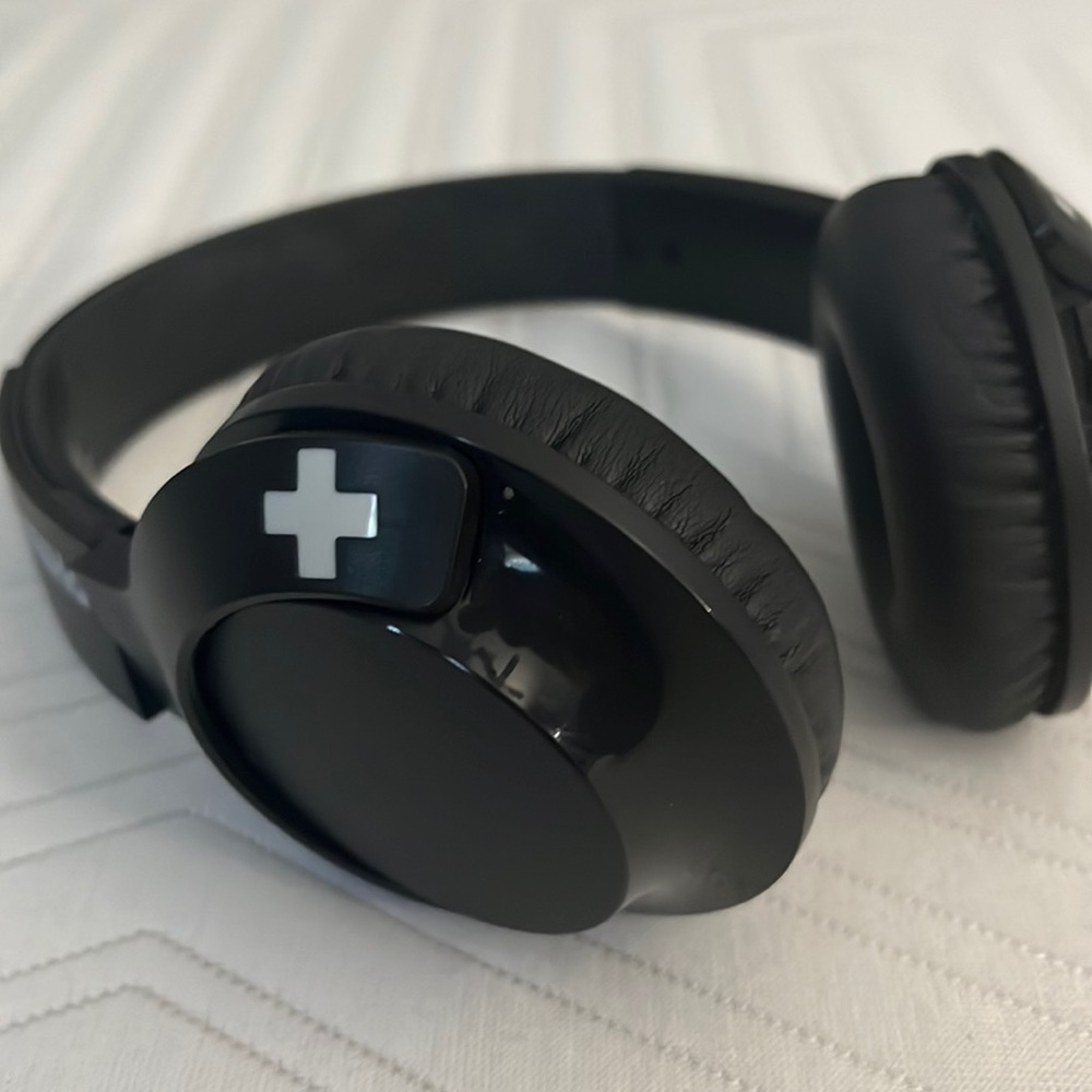 Philips Bass+ Headphones with bluetooth and microphone